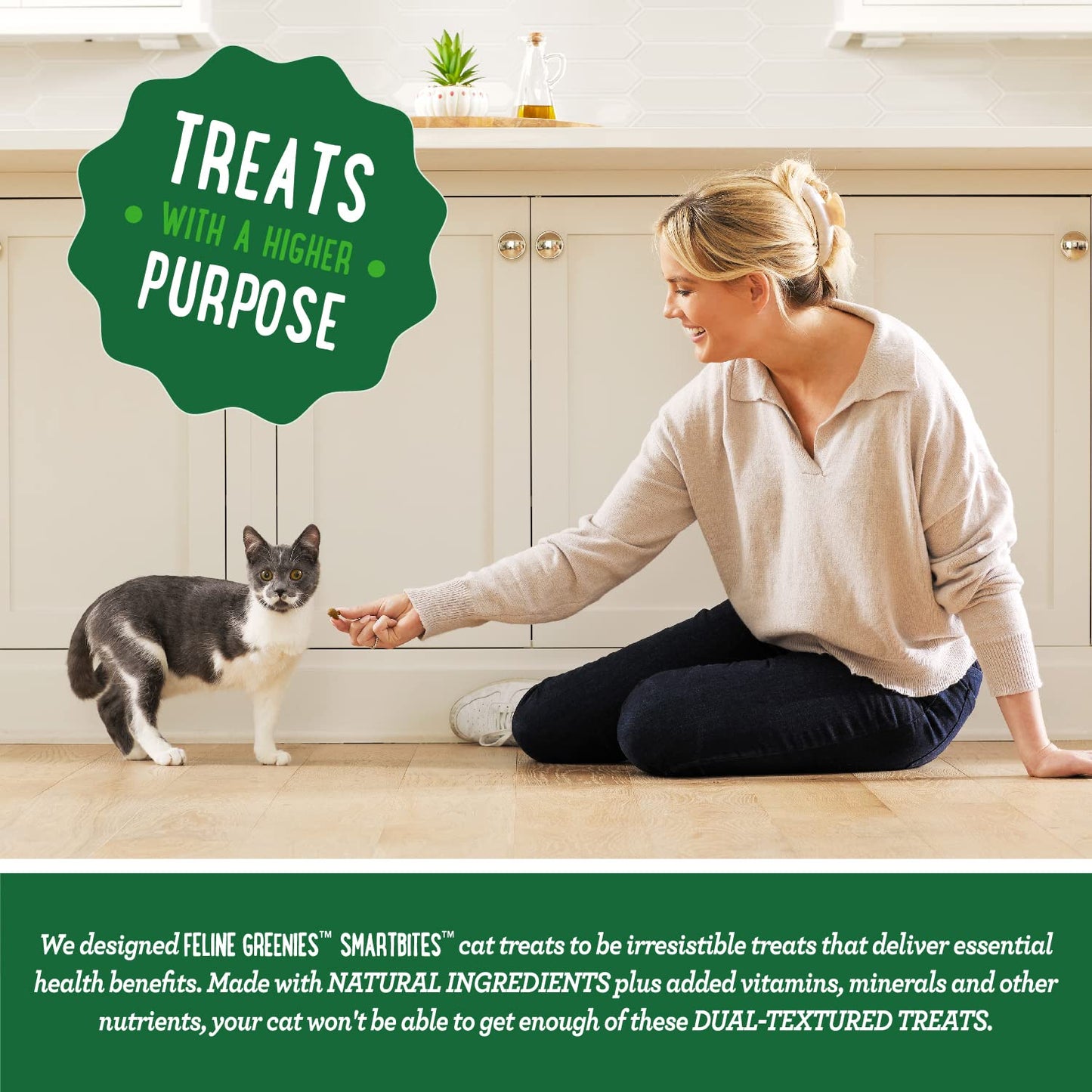 Greenies Feline Smartbites Skin & Fur Crunchy and Soft Natural Cat Treats, Salmon Flavor, 2.1 oz