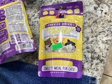 Freeze dried paw lickin chicken 1.0 oz cat food
